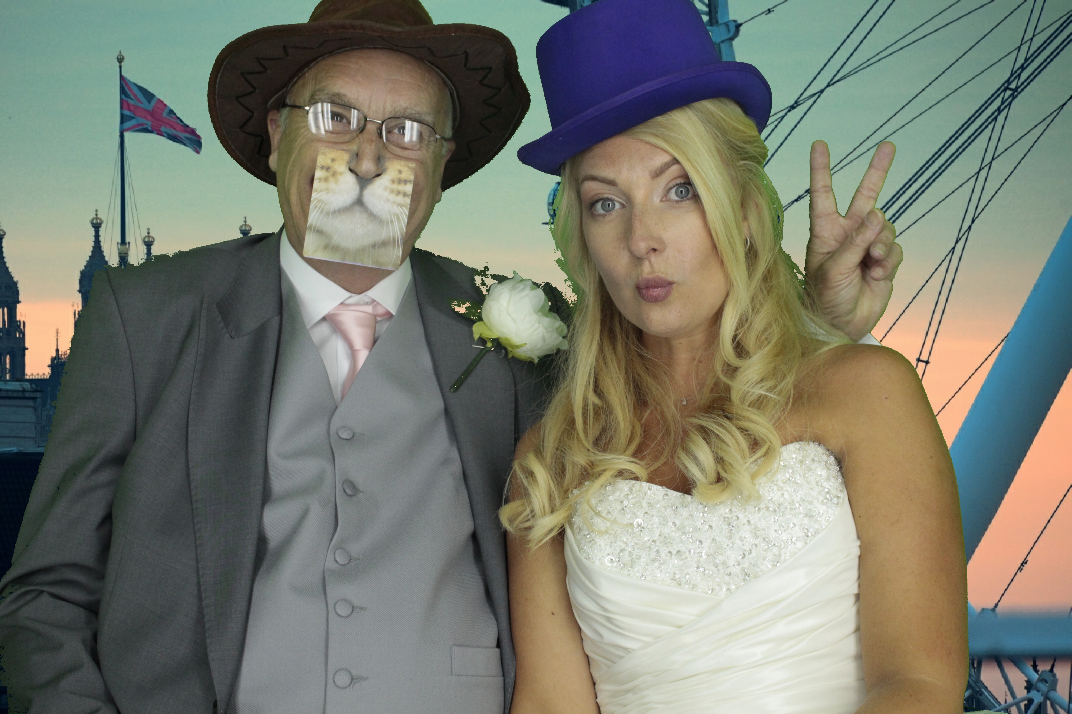 Nikki & Simon | View more photos from the event at gallery.myphotoboothexperience.co.uk/u/MyPhotoBoothExperienceLtd/Nikki-Simon